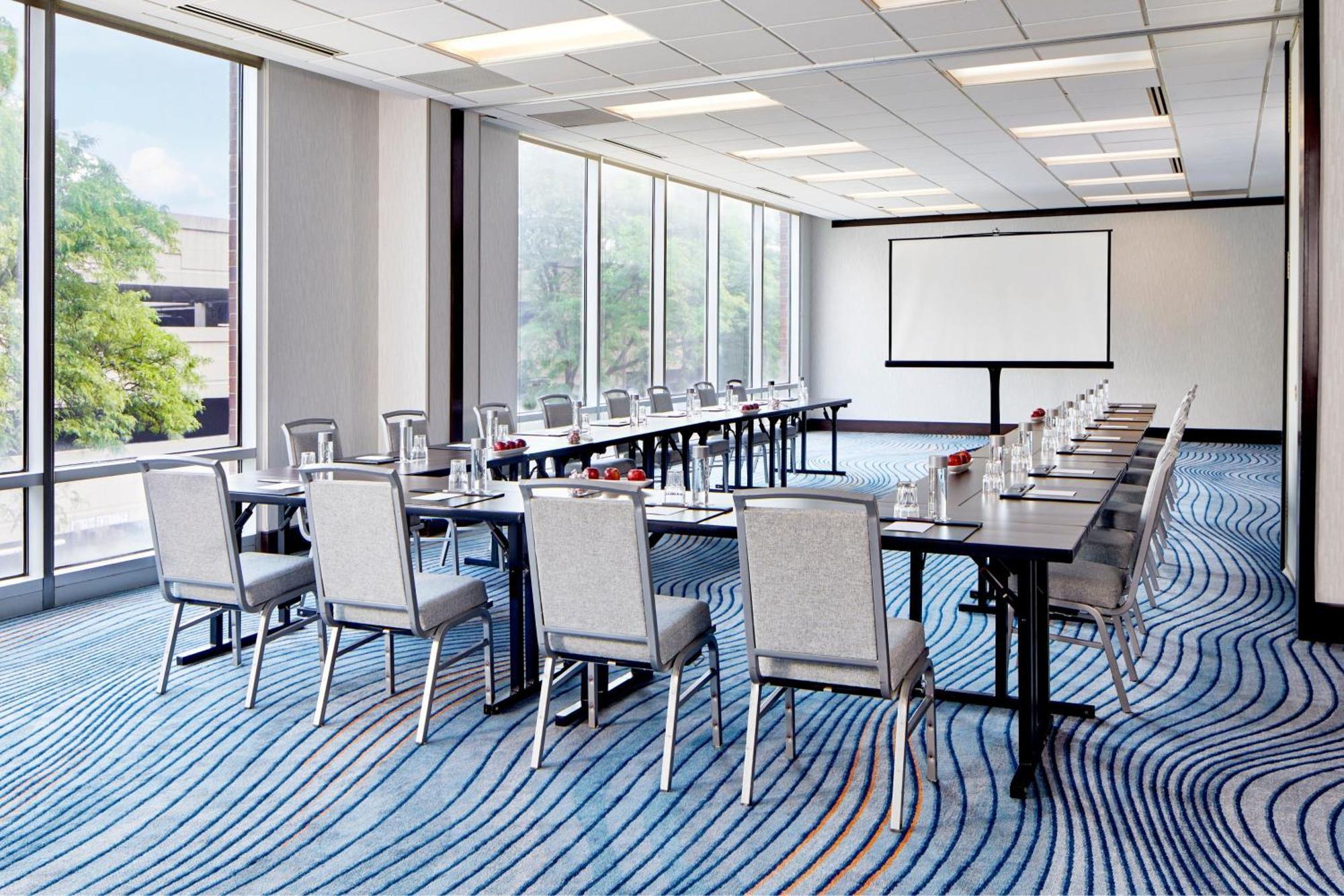 Sheraton Indianapolis Hotel At Keystone Crossing Εξωτερικό φωτογραφία