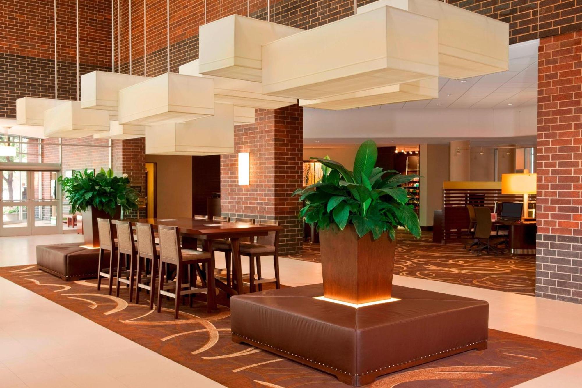 Sheraton Indianapolis Hotel At Keystone Crossing Εξωτερικό φωτογραφία