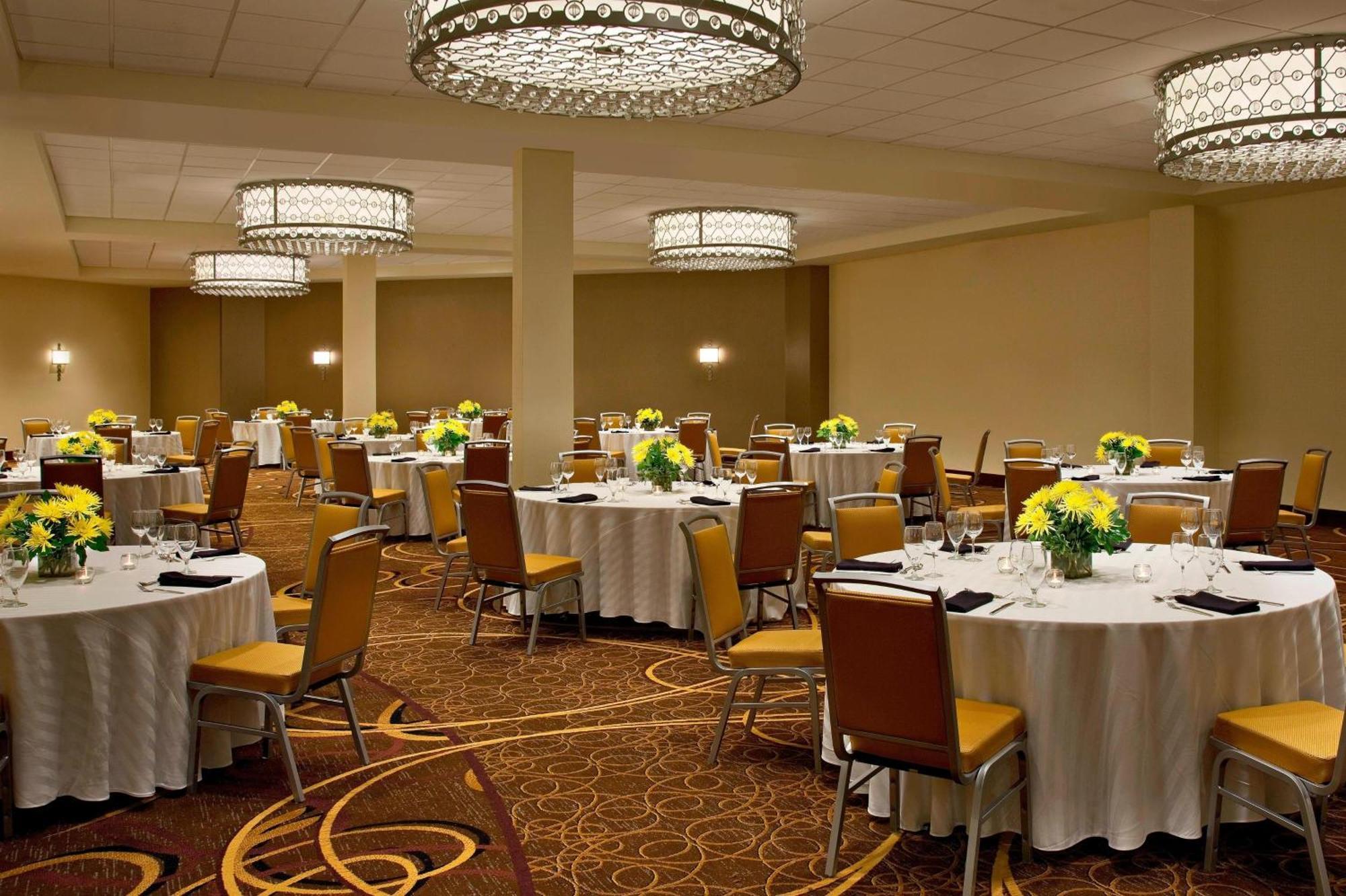 Sheraton Indianapolis Hotel At Keystone Crossing Εξωτερικό φωτογραφία