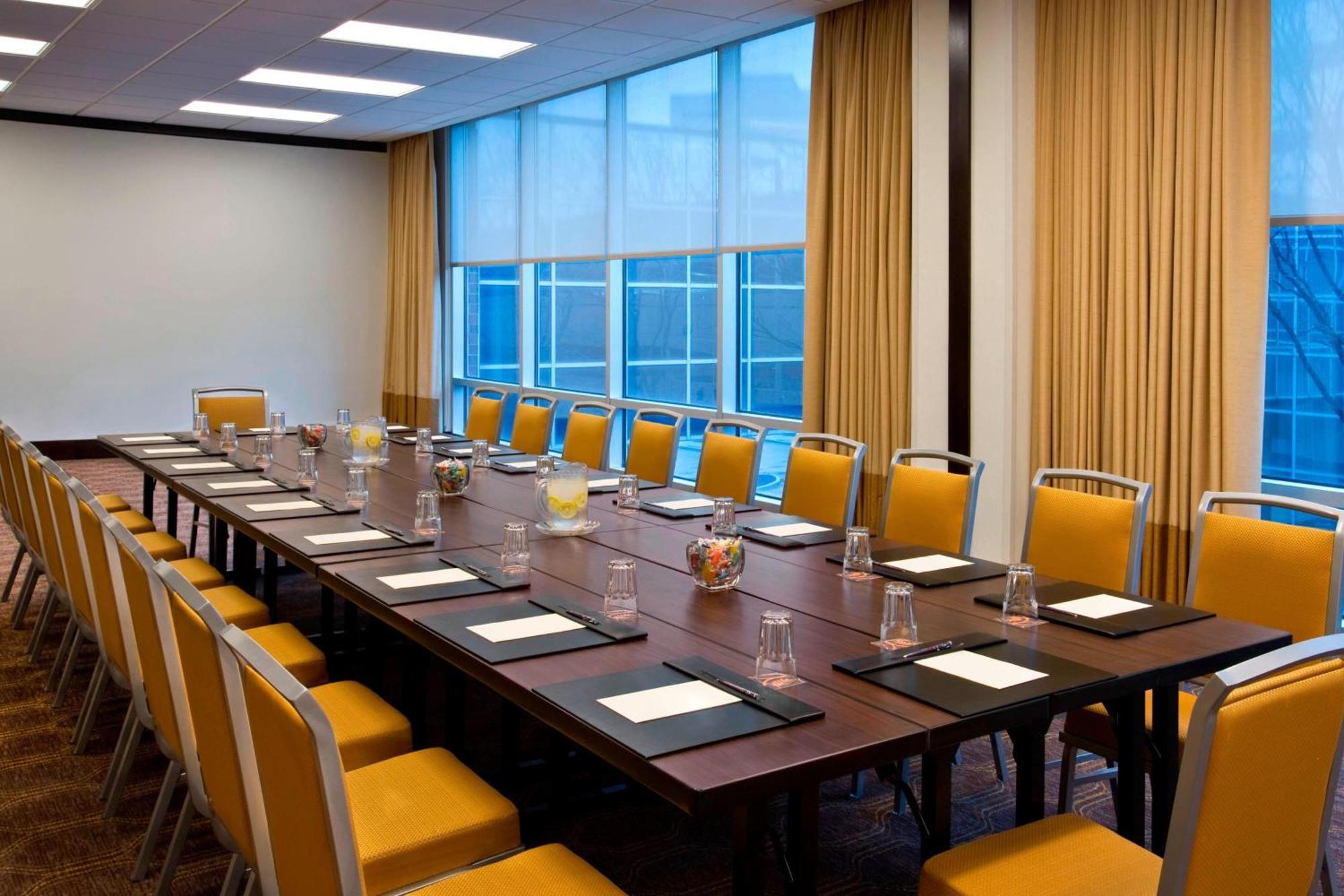 Sheraton Indianapolis Hotel At Keystone Crossing Εξωτερικό φωτογραφία